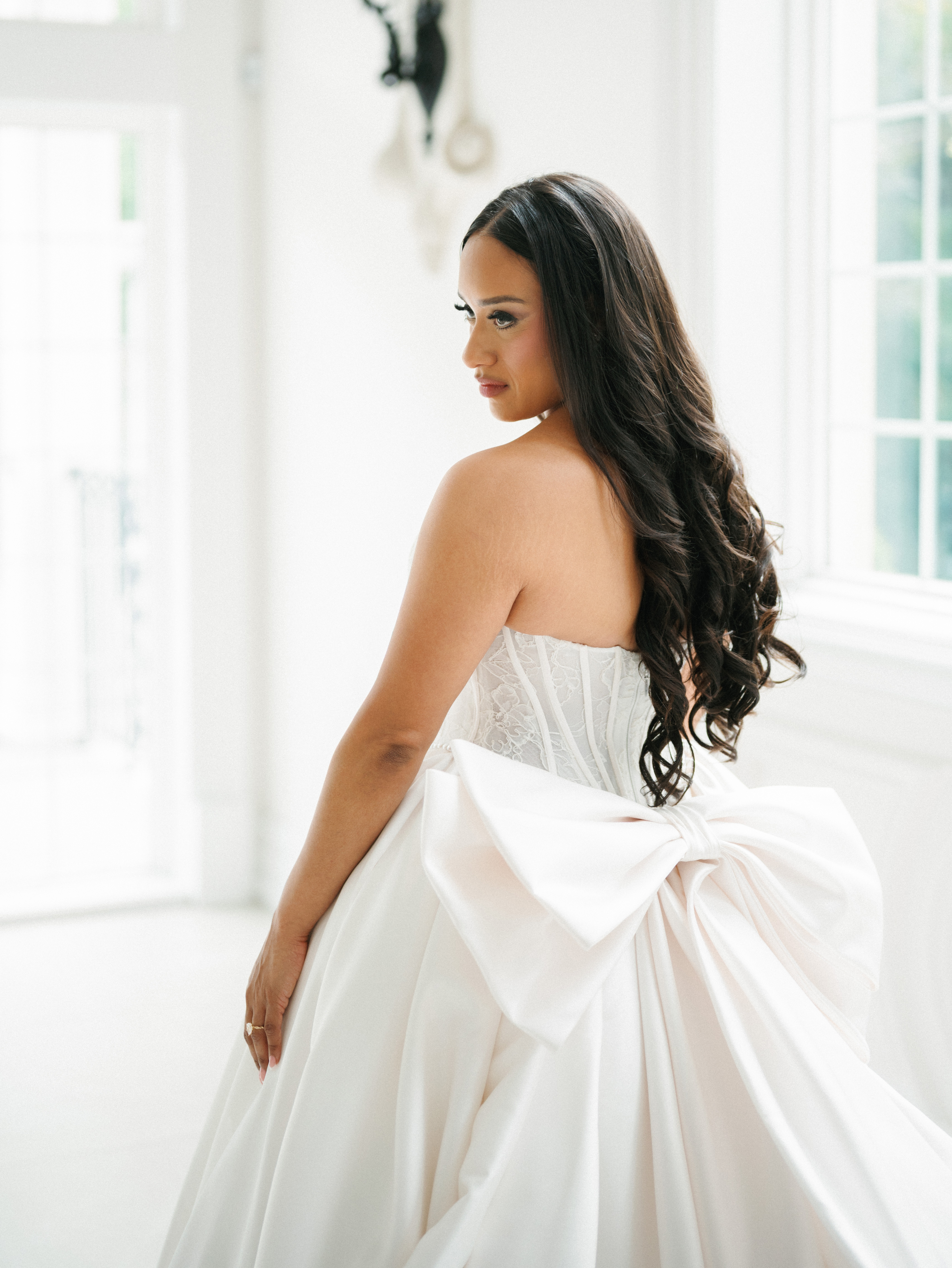 Bride from behind for Aster Films services