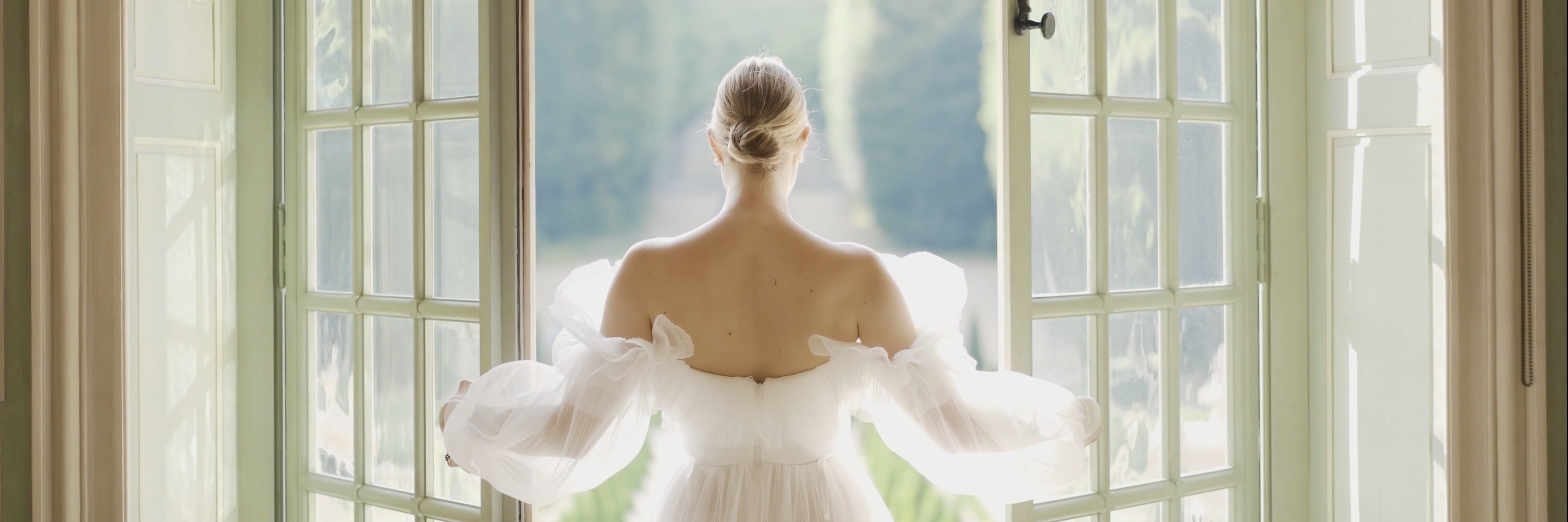 Bride from behind in an editorial wedding moment